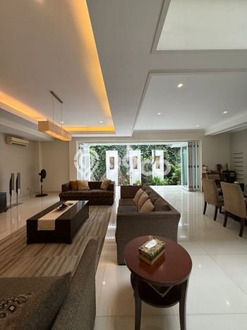 Rumah Mewah Siap Huni LT 271m2 di Kebayoran Baru, Jakarta Selatan Rumah Mewah Siap Huni LT 271m2 di Kebayoran Baru, Jakarta Selatan