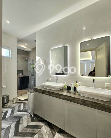 For Sale! Luxury House LT 375m2 Desain Elegan di Sektor 7-Bintaro For Sale! Luxury House LT 375m2 Desain Elegan di Sektor 7-Bintaro