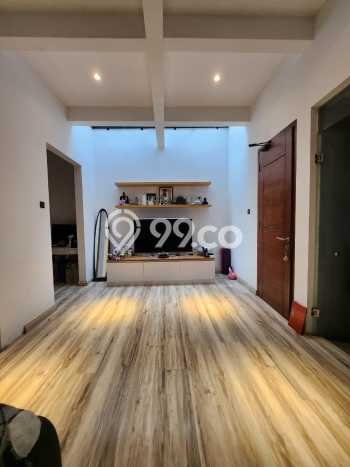 Rumah Elit LB 220m2 Siap Pakai Desain Elegan di Veteran, Jakarta Selatan Rumah Elit LB 220m2 Siap Pakai Desain Elegan di Veteran, Jakarta Selatan