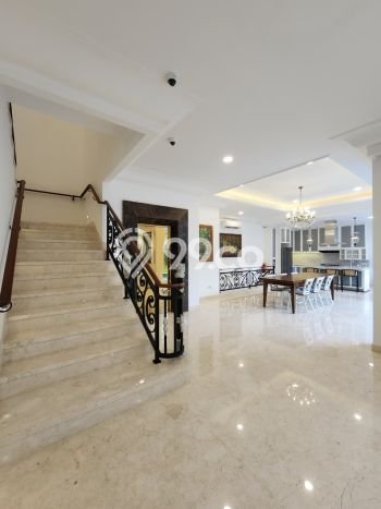 Rumah Luxury Modern Siap Huni di Kemang Jakarta Selatan Rumah Luxury Modern Siap Huni di Kemang Jakarta Selatan