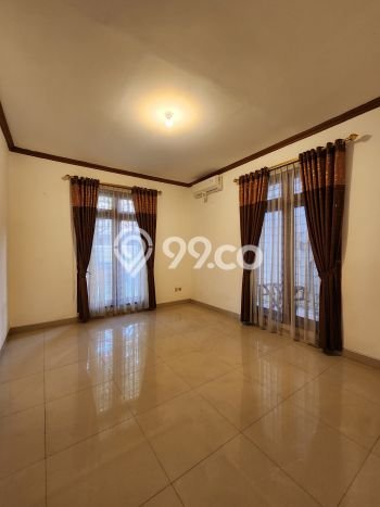 Ready to Use! Luxury House LT 238m2 Desain Modern di Pondok Indah Ready to Use! Luxury House LT 238m2 Desain Modern di Pondok Indah