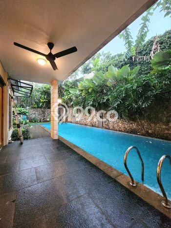 Hunian Ideal dengan LT 1300m2 & LB 1000m2 Disewakan di Lebak Bulus Hunian Ideal dengan LT 1300m2 & LB 1000m2 Disewakan di Lebak Bulus