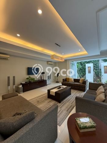 Rumah Mewah Siap Huni LT 271m2 di Kebayoran Baru, Jakarta Selatan Rumah Mewah Siap Huni LT 271m2 di Kebayoran Baru, Jakarta Selatan