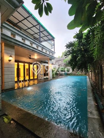 Hunian Ideal dengan LT 1300m2 & LB 1000m2 Disewakan di Lebak Bulus Hunian Ideal dengan LT 1300m2 & LB 1000m2 Disewakan di Lebak Bulus