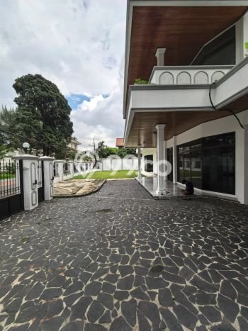 Sewa Rumah Harga Terjangkau di Kemang Jakarta Selatan Punya 6 Kamar Tidur Sewa Rumah Harga Terjangkau di Kemang Jakarta Selatan Punya 6 Kamar Tidur