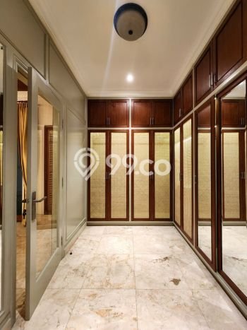 Hunian Ideal dengan LT 1300m2 & LB 1000m2 Disewakan di Lebak Bulus Hunian Ideal dengan LT 1300m2 & LB 1000m2 Disewakan di Lebak Bulus