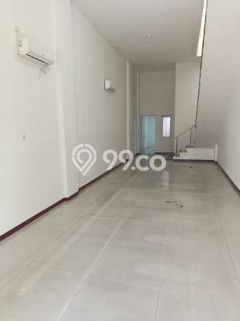 Ruko Disewakan di Semarang Barat, Luas 130m2m², Lokasi Bisnis Ruko Disewakan di Semarang Barat, Luas 130m2m², Lokasi Bisnis