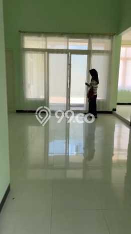 Lokasi strategis! Rumah siap huni disewakan di Tembalang LB 180m2 Lokasi strategis! Rumah siap huni disewakan di Tembalang LB 180m2