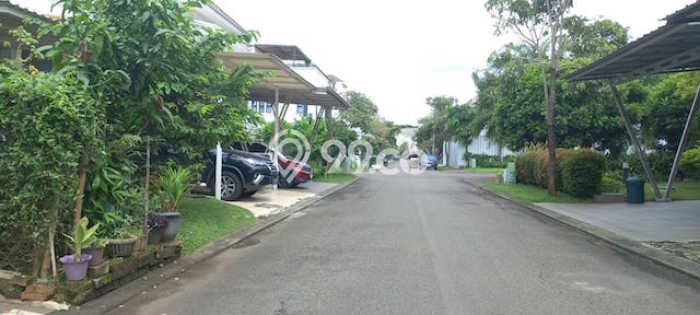 Dijual Rumah Luas Megah Dengan View Eksklusif di Gading Serpong, Tangerang Dijual Rumah Luas Megah Dengan View Eksklusif di Gading Serpong, Tangerang