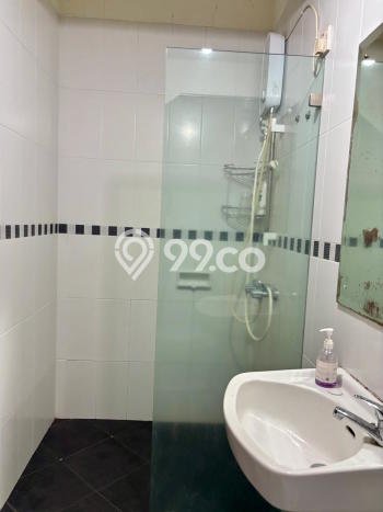 Rumah Modern 4 KT di BSD City Tangerang Semi Furnished Rumah Modern 4 KT di BSD City Tangerang Semi Furnished