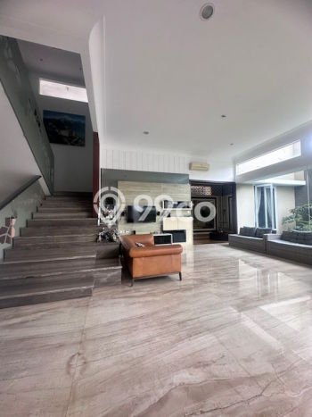 Ready to Use! Luxury House LT 394m2 Desain Modern di Gading Serpong Ready to Use! Luxury House LT 394m2 Desain Modern di Gading Serpong