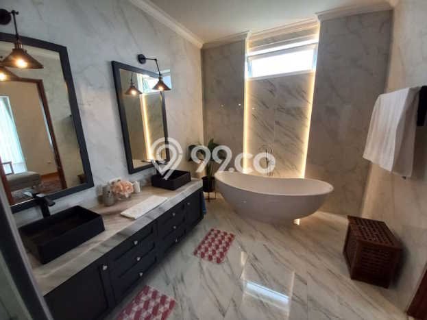 Rumah Elit Modern Tanpa Renovasi di BSD City Tangerang Rumah Elit Modern Tanpa Renovasi di BSD City Tangerang