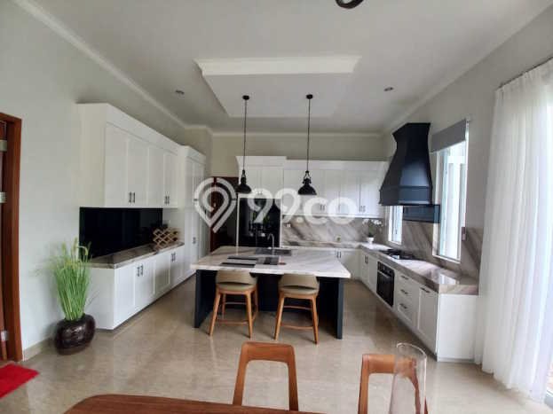 Rumah Elit Modern Tanpa Renovasi di BSD City Tangerang Rumah Elit Modern Tanpa Renovasi di BSD City Tangerang