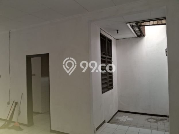 Disewakan Rumah Murah di Gading Serpong Tangerang dengan 4 Kamar Tidur Disewakan Rumah Murah di Gading Serpong Tangerang dengan 4 Kamar Tidur