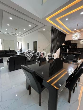Ready to Use! Luxury House LT 200m2 Desain Elegan di Pluit Ready to Use! Luxury House LT 200m2 Desain Elegan di Pluit
