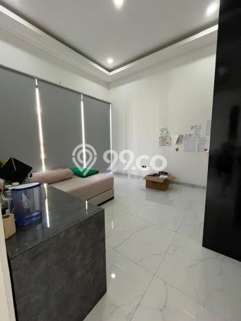 Ready to Use! Luxury House LT 200m2 Desain Elegan di Pluit Ready to Use! Luxury House LT 200m2 Desain Elegan di Pluit