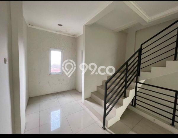 Ruko Dijual di Jakarta Timur LT 76m2 & LB 303m2 Lokasi Terbaik! Ruko Dijual di Jakarta Timur LT 76m2 & LB 303m2 Lokasi Terbaik!