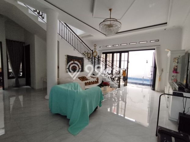 Rumah Luxury Modern Tanpa Renovasi di Pekayon Bekasi Rumah Luxury Modern Tanpa Renovasi di Pekayon Bekasi