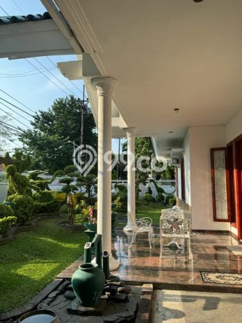 Hunian Elit LB 300m2 Siap Pakai Desain Elegan di Surabaya Kota, Surabaya Hunian Elit LB 300m2 Siap Pakai Desain Elegan di Surabaya Kota, Surabaya