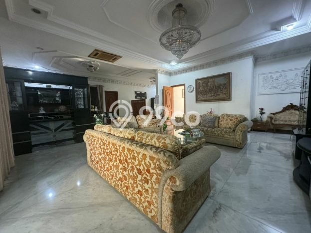 Hunian Elit LB 300m2 Siap Pakai Desain Elegan di Surabaya Kota, Surabaya Hunian Elit LB 300m2 Siap Pakai Desain Elegan di Surabaya Kota, Surabaya