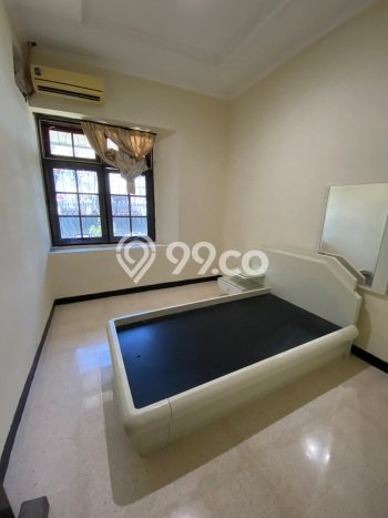 Dijual Rumah Luas Elegan Dengan View Cantik di Dharma Husada, Surabaya Dijual Rumah Luas Elegan Dengan View Cantik di Dharma Husada, Surabaya