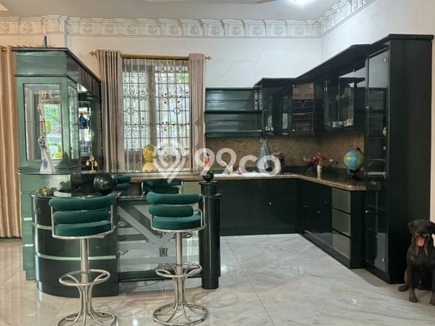 Hunian Elit LB 300m2 Siap Pakai Desain Elegan di Surabaya Kota, Surabaya Hunian Elit LB 300m2 Siap Pakai Desain Elegan di Surabaya Kota, Surabaya