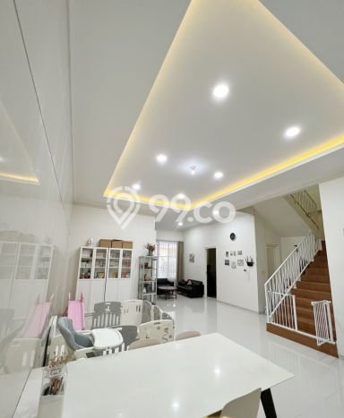 Rumah 4 KT 3 KM di Kawasan Alun-alun Contong, Surabaya Rumah 4 KT 3 KM di Kawasan Alun-alun Contong, Surabaya