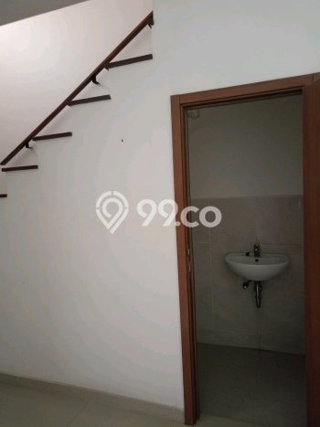 For Sale Rumah 4 Kamar Lokasi Strategis Nyaman dan Strategis di Sambikerep For Sale Rumah 4 Kamar Lokasi Strategis Nyaman dan Strategis di Sambikerep