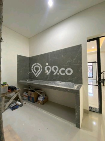 Dijual Rumah 4 Kamar Lokasi Ideal Nyaman dan Strategis di Rungkut Dijual Rumah 4 Kamar Lokasi Ideal Nyaman dan Strategis di Rungkut