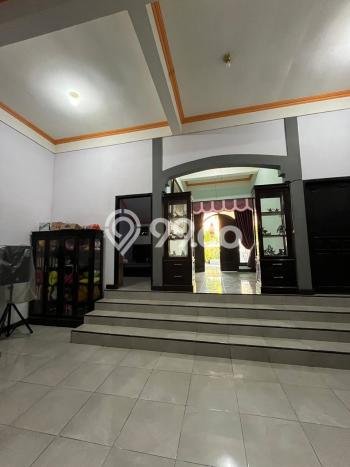 Ready to Use! Premium House LT 290m2 Desain Modern di Gresik Kota Ready to Use! Premium House LT 290m2 Desain Modern di Gresik Kota