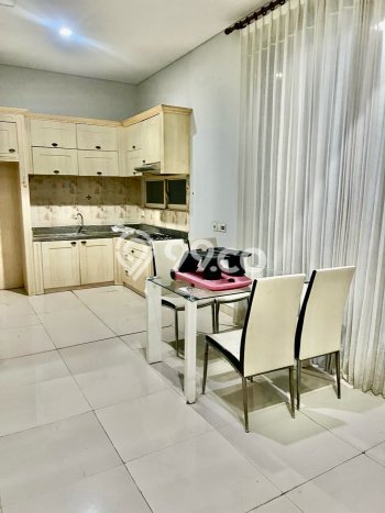 Disewakan! Rumah 3 Kamar Tidur &
3 Kamar Mandi di Pakuwon Indah, Surabaya Disewakan! Rumah 3 Kamar Tidur &
3 Kamar Mandi di Pakuwon Indah, Surabaya
