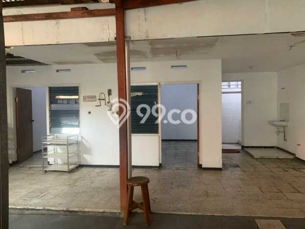 Disewakan Rumah Konsep Modern di Tambaksari Surabaya dengan 8 KT Disewakan Rumah Konsep Modern di Tambaksari Surabaya dengan 8 KT