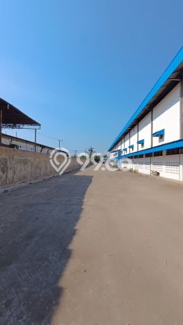 Pabrik For Rent Kawasan Waru, Luas 414m2m², Area Komersial, Akses Strategis Pabrik For Rent Kawasan Waru, Luas 414m2m², Area Komersial, Akses Strategis