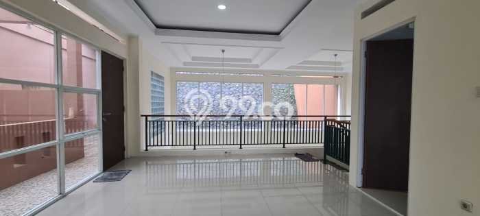Rumah Strategis , Bandung, LT 352m2m² LB 427m2m² Rumah Strategis , Bandung, LT 352m2m² LB 427m2m²