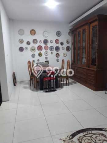 KESEMPATAN TERBAIK! Rumah Asri di , LT 209m2m² Bangunan 380m2m² KESEMPATAN TERBAIK! Rumah Asri di , LT 209m2m² Bangunan 380m2m²