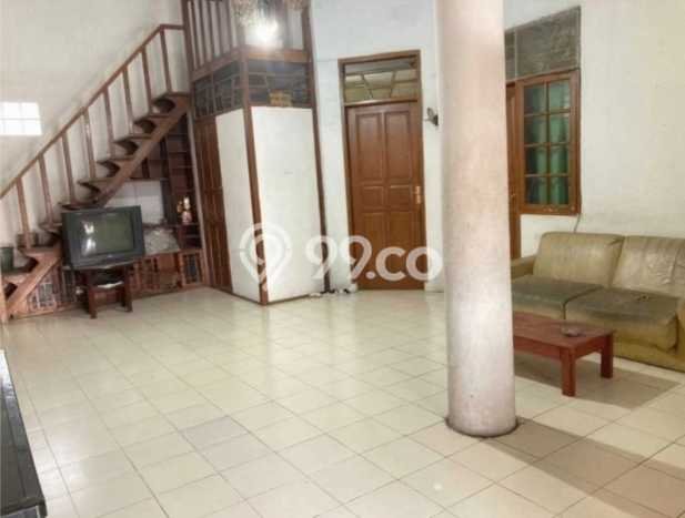 Rumah Luas Asri 6 KT Siap Huni di Buah Batu Bandung Rumah Luas Asri 6 KT Siap Huni di Buah Batu Bandung