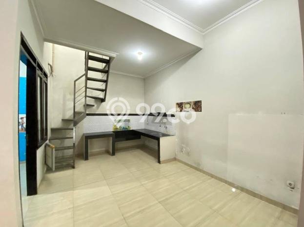 Disewakan! Rumah 2 Kamar Tidur &
2 Kamar Mandi di Moch Toha, Bandung Disewakan! Rumah 2 Kamar Tidur &
2 Kamar Mandi di Moch Toha, Bandung