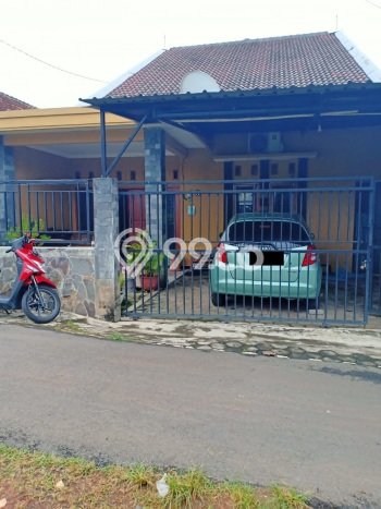 Dijual Rumah 3 Kamar Lokasi Ideal Bagus dan Strategis di Banyumanik Dijual Rumah 3 Kamar Lokasi Ideal Bagus dan Strategis di Banyumanik