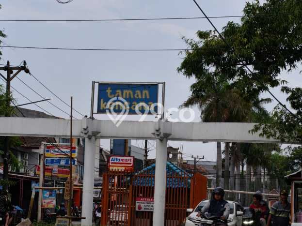 Rumah Strategis Modern Lb 300m2 di Cengkareng, Jakarta Barat Rumah Strategis Modern Lb 300m2 di Cengkareng, Jakarta Barat