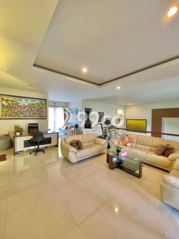 Rumah Mewah Siap Huni LT 375m2 di Wiyung, Surabaya Rumah Mewah Siap Huni LT 375m2 di Wiyung, Surabaya