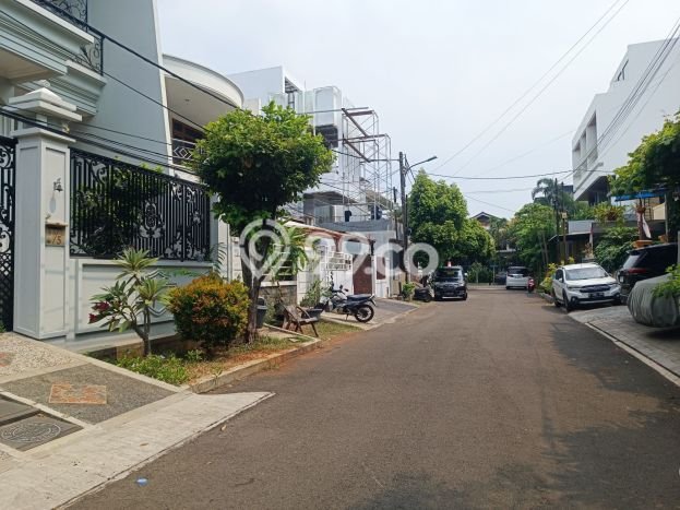 Ready to Use! Luxury House LT 176m2 Desain Modern di Puri Indah Ready to Use! Luxury House LT 176m2 Desain Modern di Puri Indah