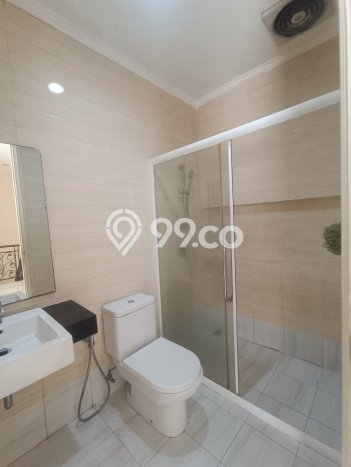 Jual Rumah Mewah Megah Dengan View Eksklusif di Green Lake City, Jakarta Barat Jual Rumah Mewah Megah Dengan View Eksklusif di Green Lake City, Jakarta Barat
