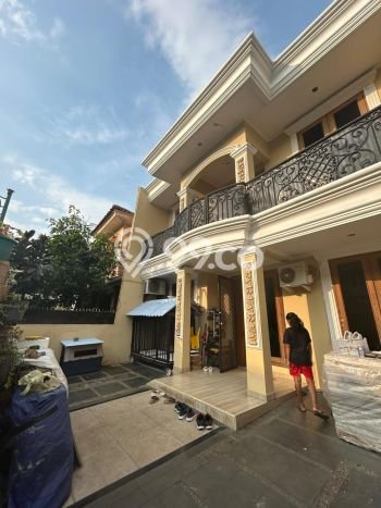 Dijual Rumah Premium dengan Fasilitas Sekitar Komplit di Kembangan, Jakarta Barat Dijual Rumah Premium dengan Fasilitas Sekitar Komplit di Kembangan, Jakarta Barat