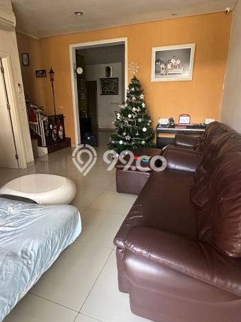 Jual Rumah Luas Elegan Dengan View Cantik di Green Lake City, Jakarta Barat Jual Rumah Luas Elegan Dengan View Cantik di Green Lake City, Jakarta Barat