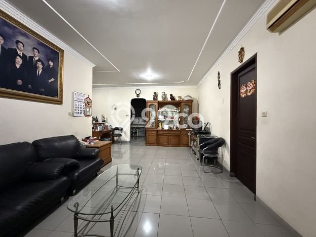 Dijual Rumah Luas Elegan Dengan View Eksklusif di Kembangan Selatan, Jakarta Barat Dijual Rumah Luas Elegan Dengan View Eksklusif di Kembangan Selatan, Jakarta Barat