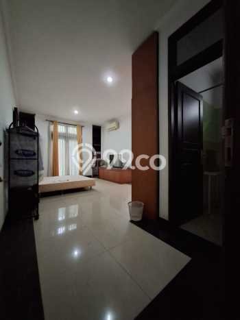 Siap Huni Rumah Mewah 7 Kamar di Kebon Jeruk Dekat ke Mana Pun Siap Huni Rumah Mewah 7 Kamar di Kebon Jeruk Dekat ke Mana Pun