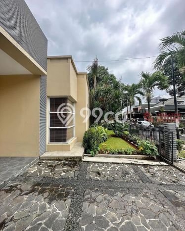 Hunian Nyaman 3 KT di Warung Buncit, Jakarta Selatan - LT 360m² Hunian Nyaman 3 KT di Warung Buncit, Jakarta Selatan - LT 360m²