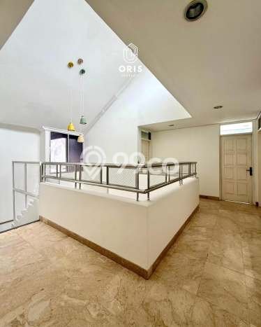 Dijual Rumah Luas Megah Dengan View Cantik di Senopati, Jakarta Selatan Dijual Rumah Luas Megah Dengan View Cantik di Senopati, Jakarta Selatan