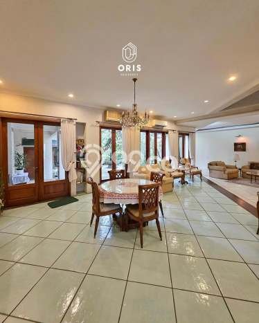 Rumah Luxury Modern Tanpa Renovasi di Pondok Indah Jakarta Selatan Rumah Luxury Modern Tanpa Renovasi di Pondok Indah Jakarta Selatan