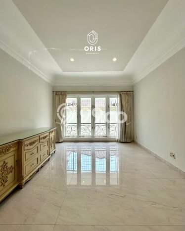Rumah Elit Modern Tanpa Renovasi di Pondok Indah Jakarta Selatan Rumah Elit Modern Tanpa Renovasi di Pondok Indah Jakarta Selatan